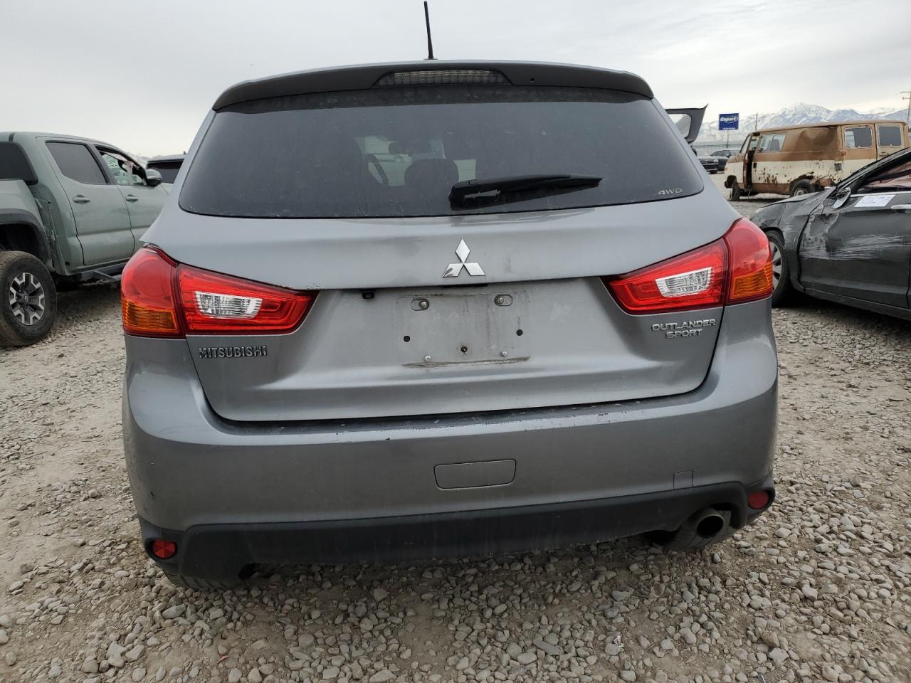 2015 Mitsubishi Outlander VIN 4A4AR4AU1FE036352 Copart auction photo, side / rear end damage thumbnail 6