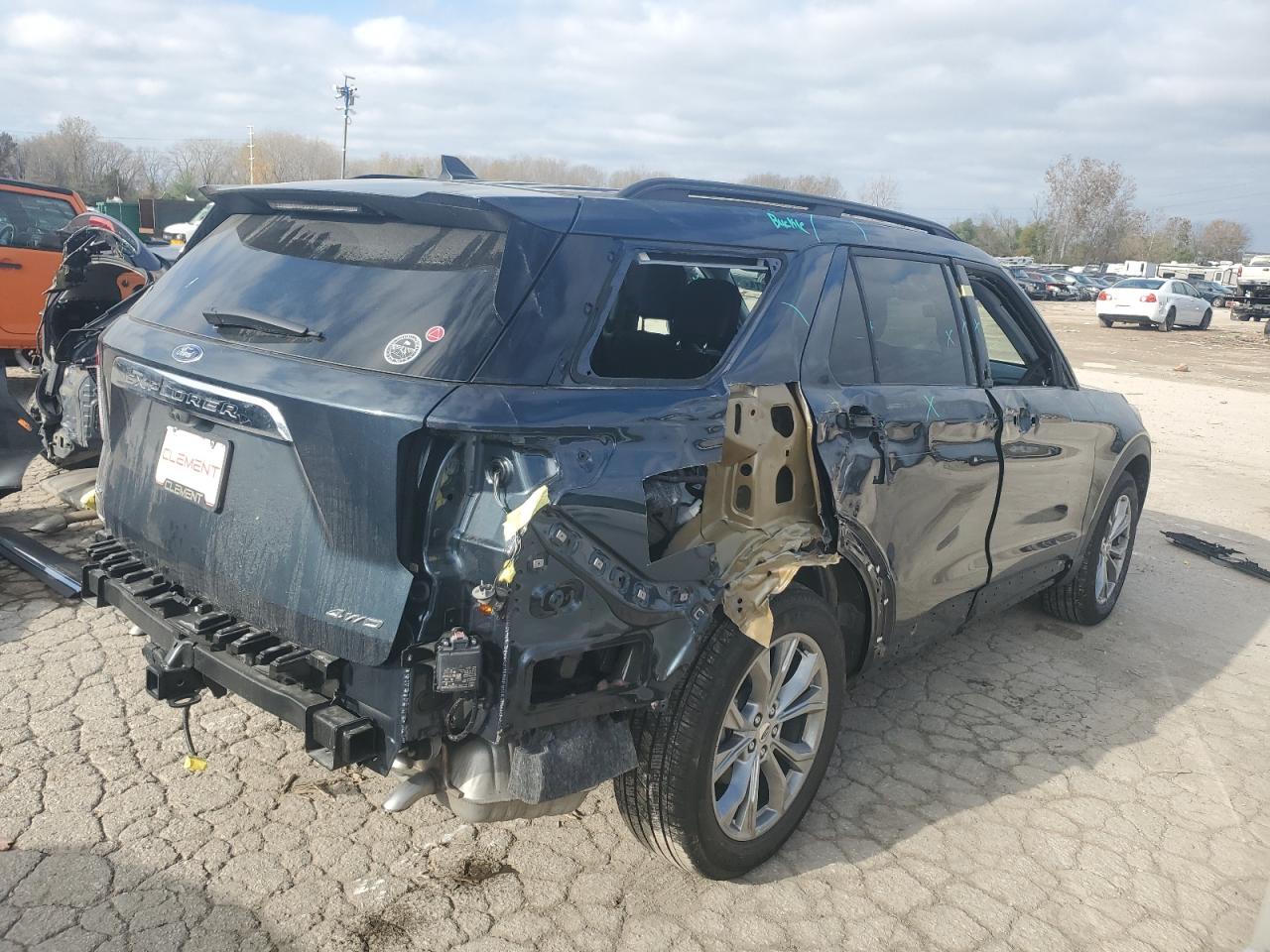 2023 Ford Explorer VIN 1FMSK8DH4PGB63166 Copart auction photo, side / rear end damage thumbnail 3
