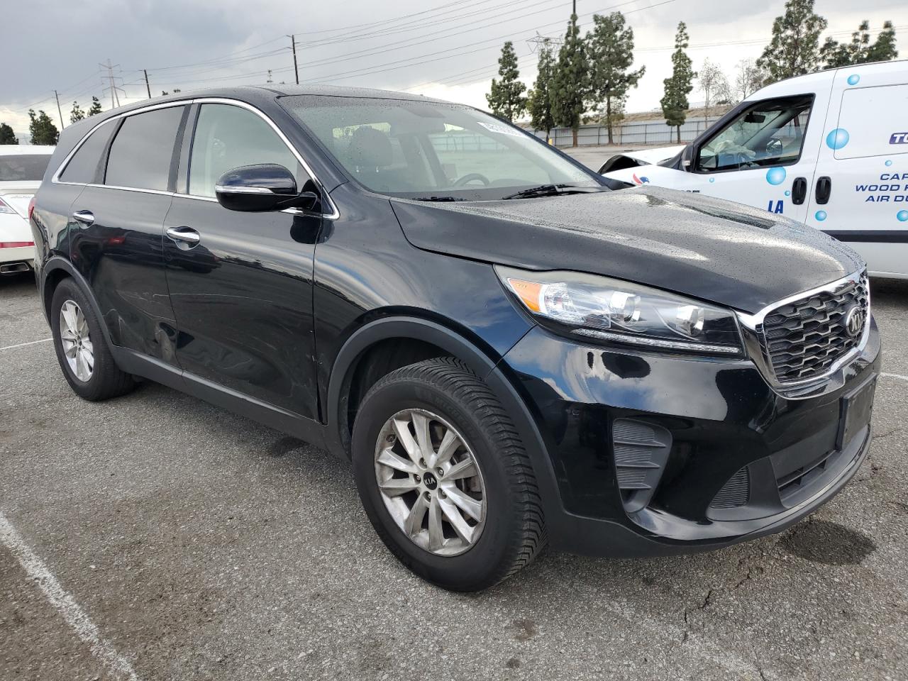 2019 KIA Sorento VIN 5XYPG4A36KG568194 Copart auction photo, side damage thumbnail 4