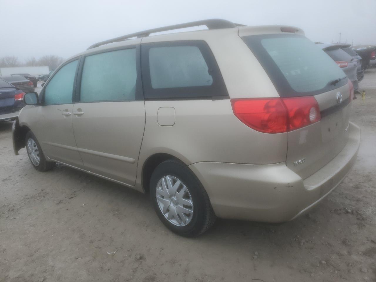 2007 Toyota Sienna VIN 5TDZK23C67S041906 Copart auction photo, front end damage thumbnail 2