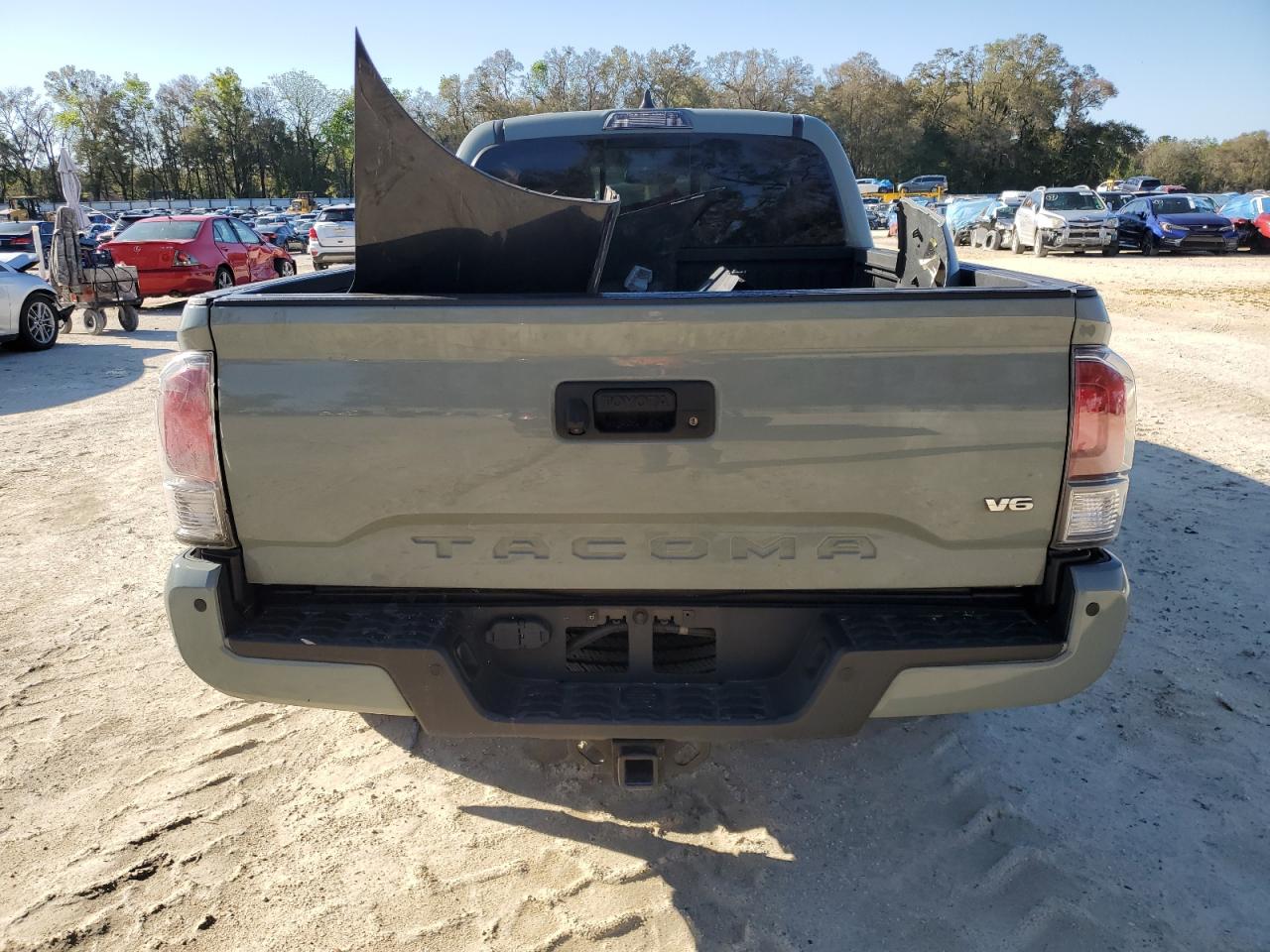 2022 Toyota Tacoma VIN 3TMDZ5BN5NM135699 Copart auction photo, front end / minor dent/scratches damage thumbnail 6