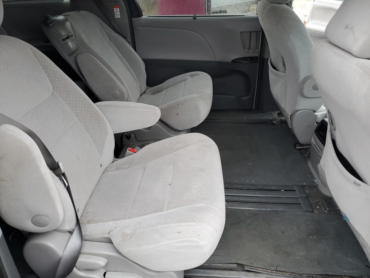 2015 Toyota Sienna VIN 5TDKK3DC4FS627315 Copart auction photo, side damage thumbnail 11