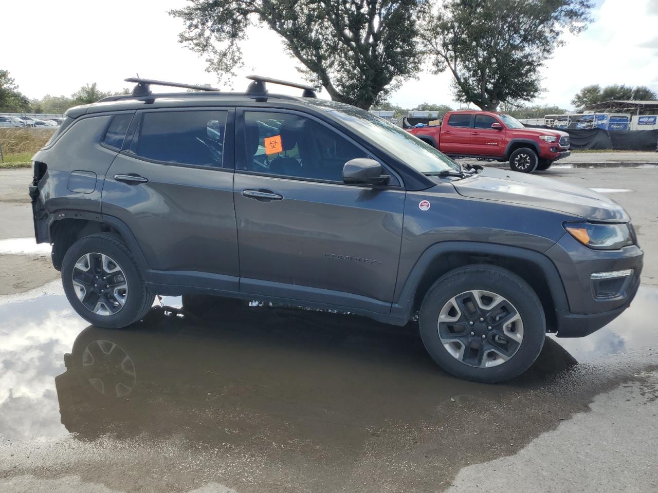2017 Jeep Compass VIN 3C4NJDDB0HT657174 Copart auction photo, side / rear end damage thumbnail 4