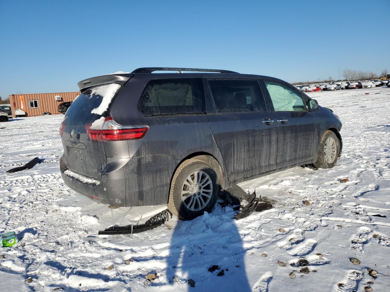2017 Toyota Sienna VIN 5TDYZ3DC9HS776277 Copart auction photo, front end / side damage thumbnail 3