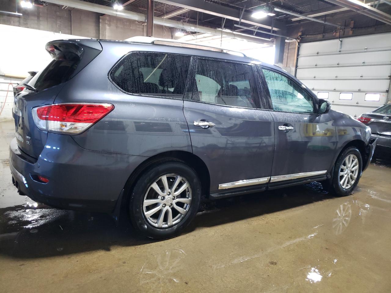 2014 Nissan Pathfinder VIN 5N1AR2MM1EC687557 Copart auction photo, front end damage thumbnail 3