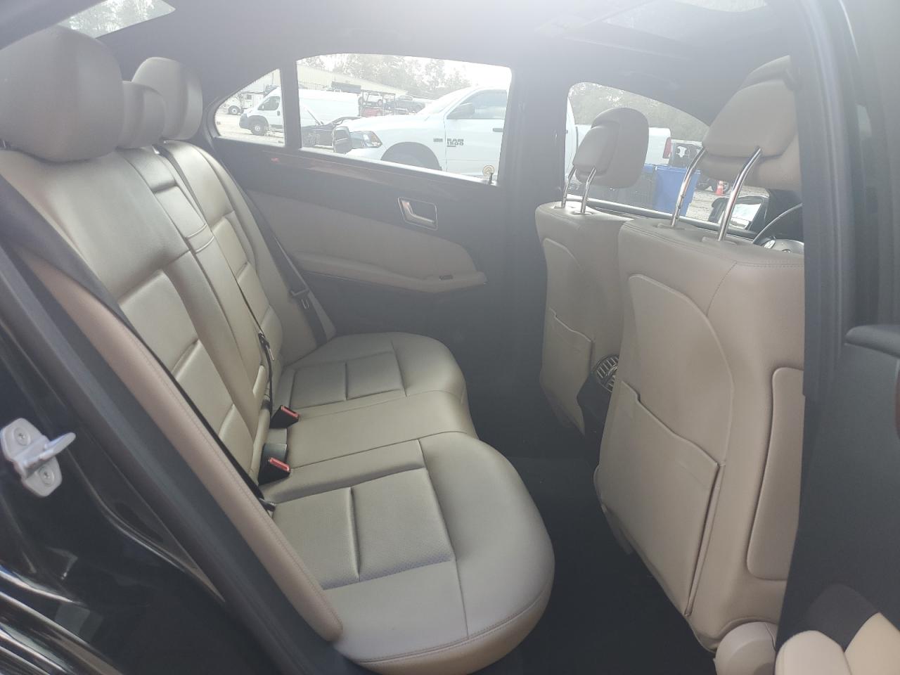 2012 Mercedes-Benz E-klasse VIN WDDHF5KB7CA587833 Copart auction photo, rear end damage thumbnail 10
