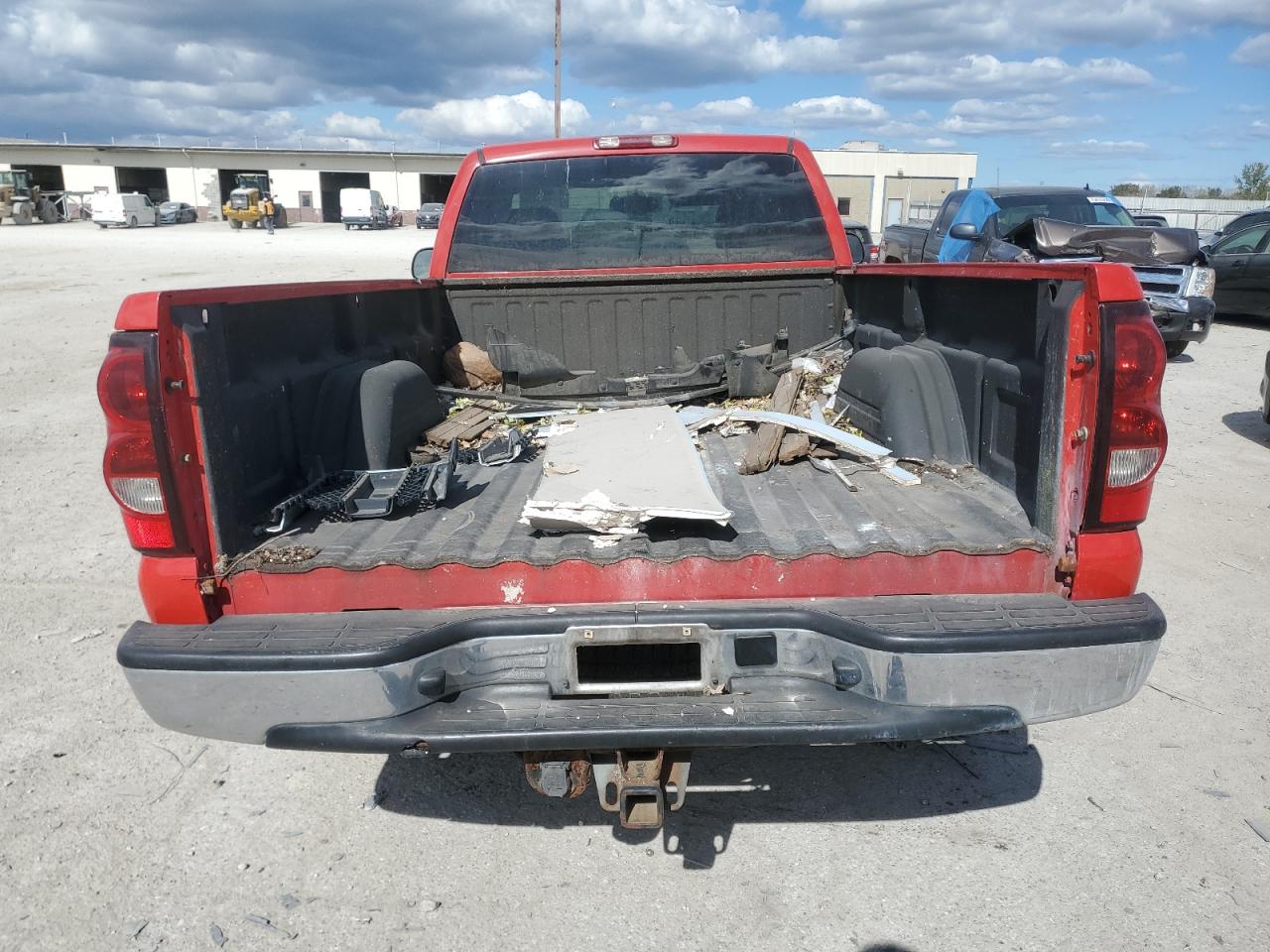 2006 Chevrolet Silverado VIN 1GCEK14TX6E152535 Copart auction photo, front end / rear end damage thumbnail 6