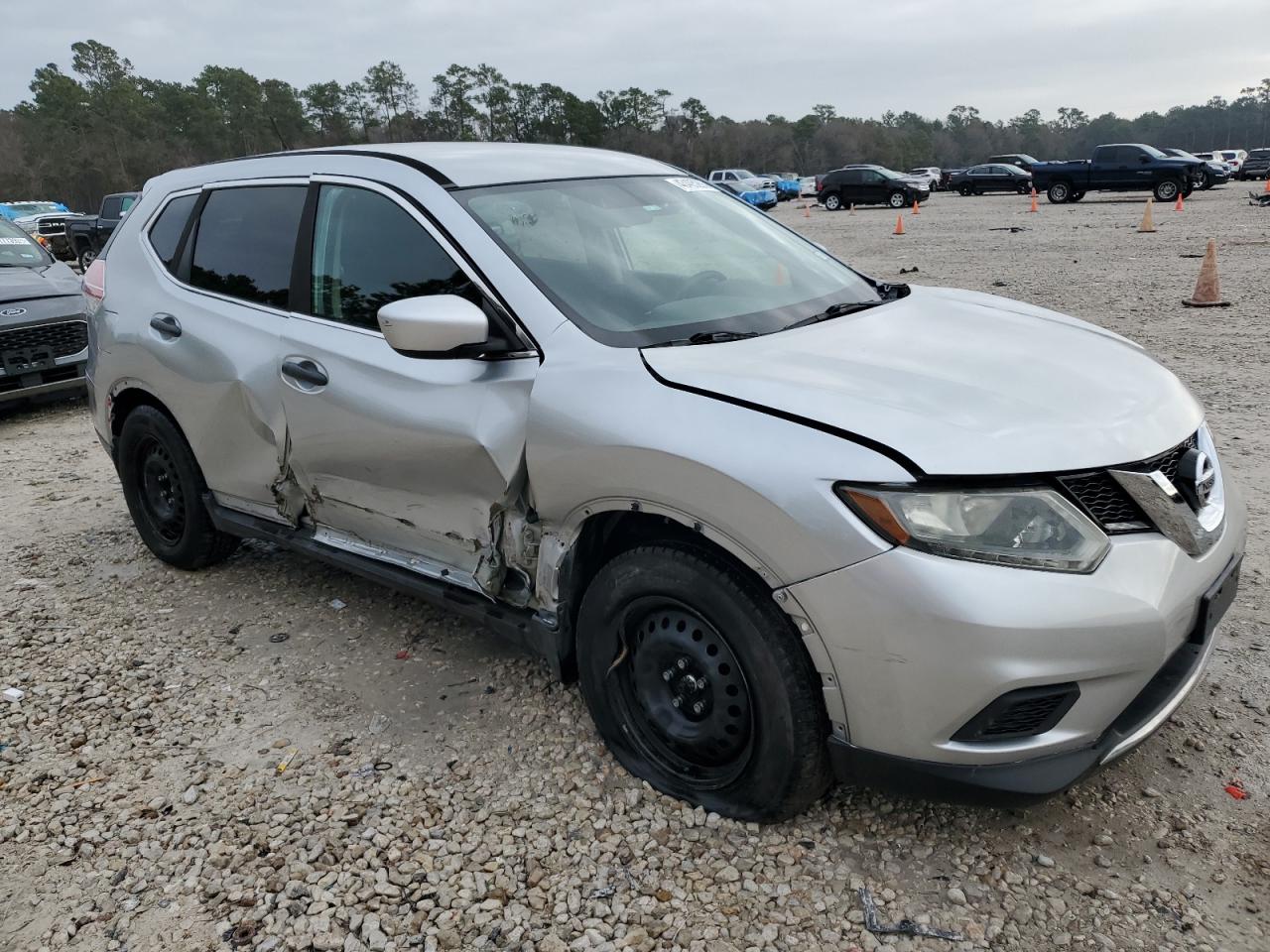 2016 Nissan Rogue VIN 5N1AT2MN7GC815118 Copart auction photo, side / front end damage thumbnail 4