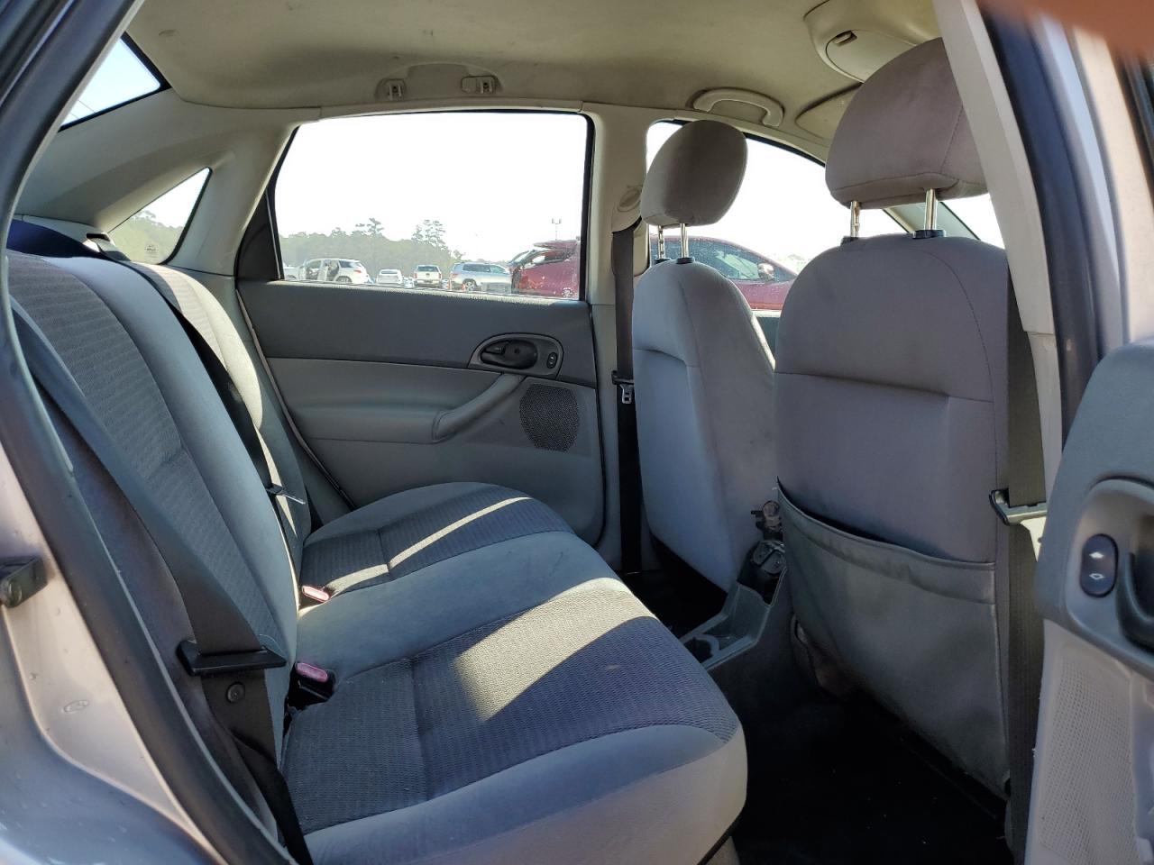 2005 Ford Focus VIN 1FAFP34NX5W271686 Copart auction photo, all over damage thumbnail 10