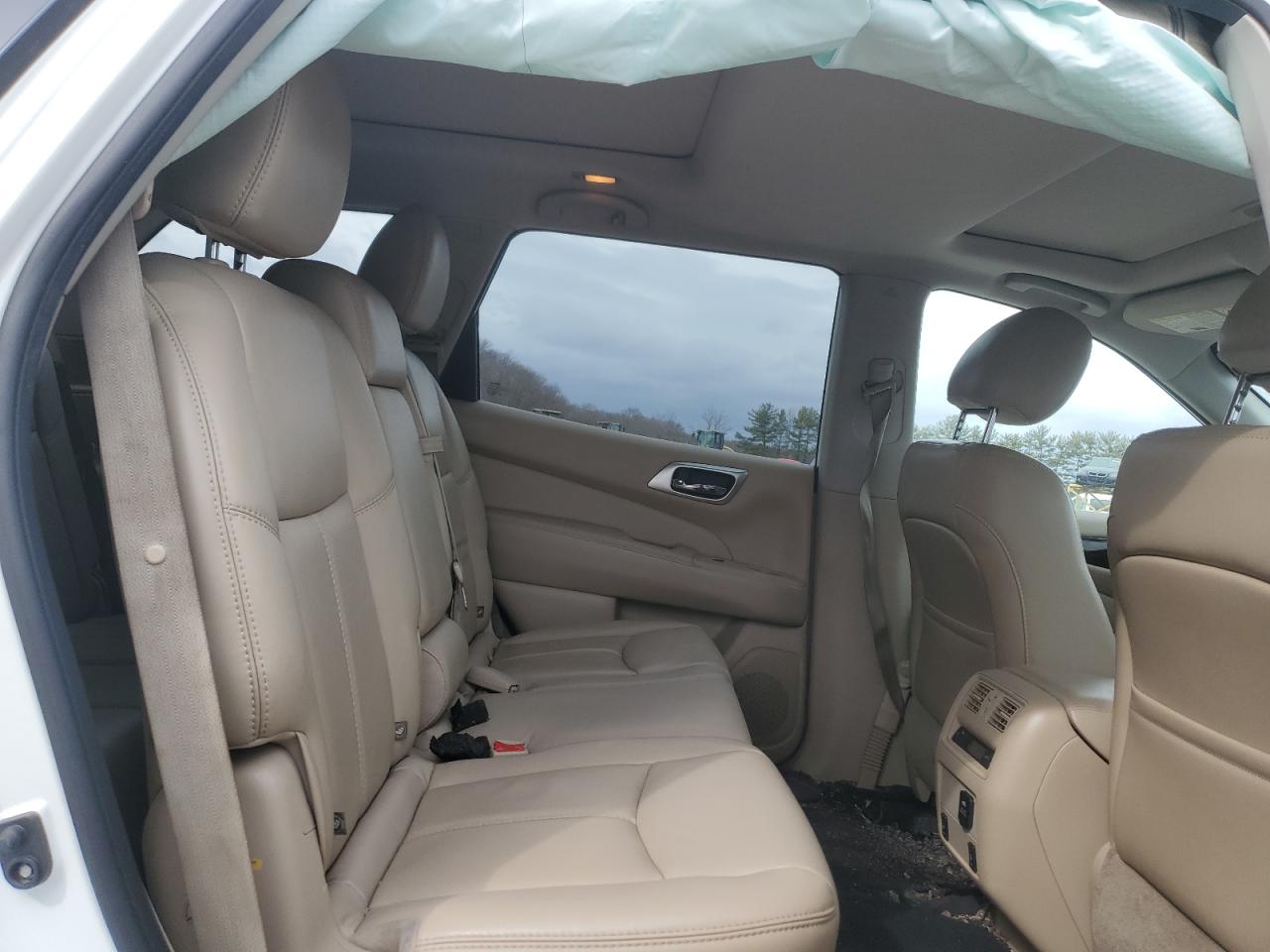 2016 Nissan Pathfinder VIN 5N1AR2MM6GC637210 Copart auction photo, rear end damage thumbnail 11