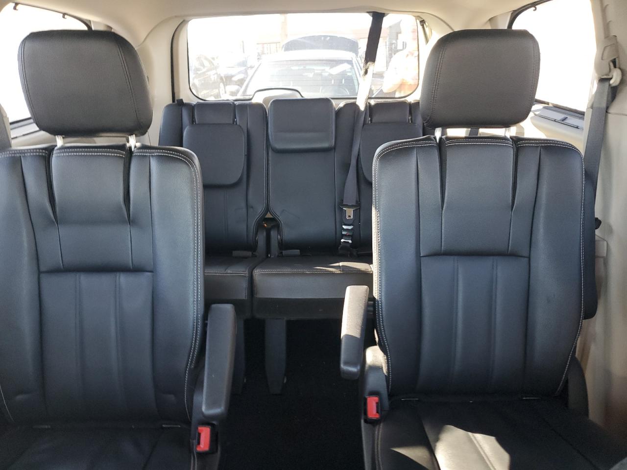 2016 Chrysler Town & Country VIN 2C4RC1BG7GR189261 Copart auction photo, front end damage thumbnail 10