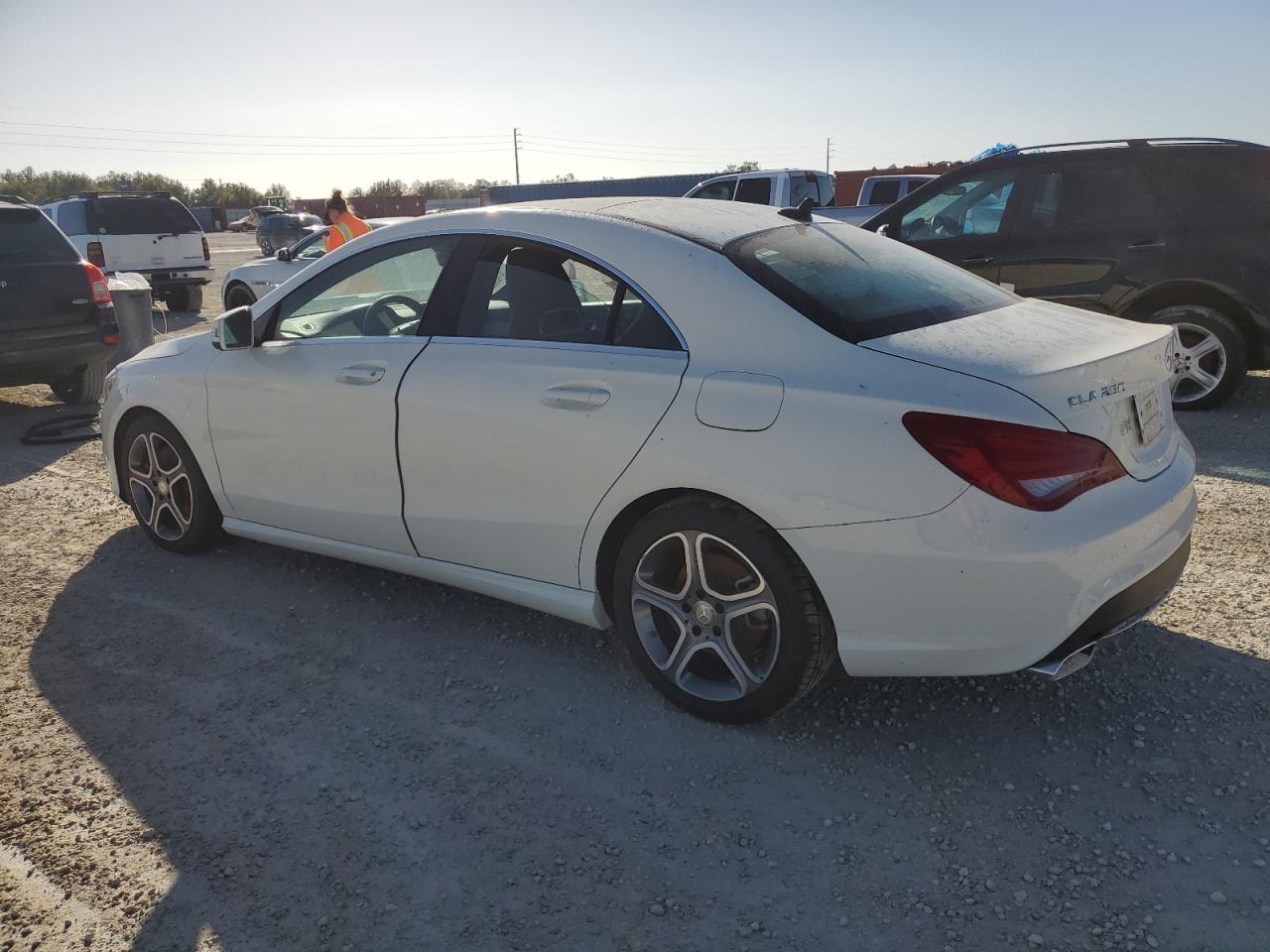 2014 Mercedes-Benz CLA-klasse VIN WDDSJ4EB7EN060381 Copart auction photo, water/flood damage thumbnail 2