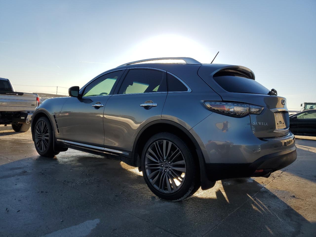 2017 Infiniti QX70 VIN JN8CS1MU0HM143758 Copart auction photo, front end / minor dent/scratches damage thumbnail 2