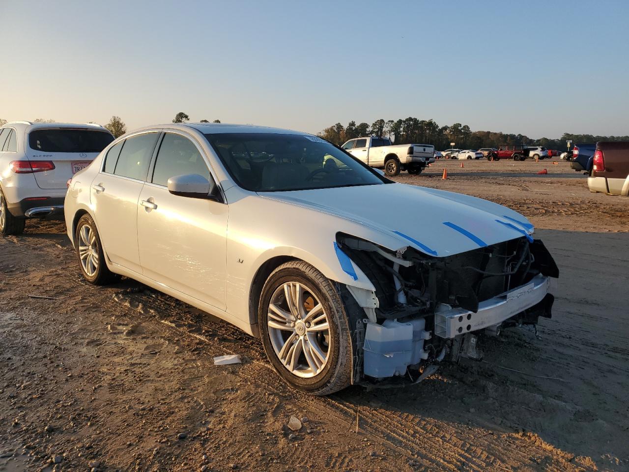 2015 Infiniti Q40 VIN JN1CV6AP4FM580208 Copart auction photo, front end damage thumbnail 4