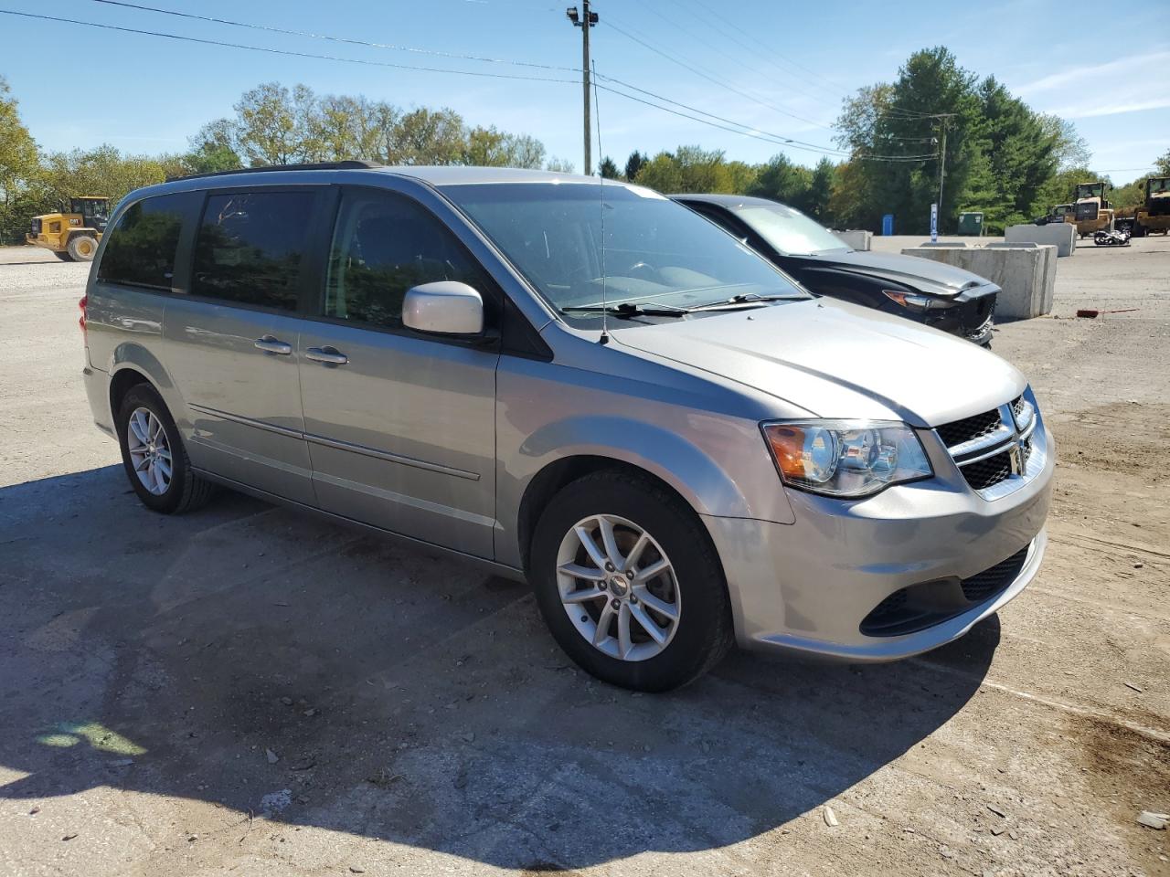 2015 Dodge Caravan VIN 2C4RDGCG6FR732726 Copart auction photo, mechanical / minor dent/scratches damage thumbnail 4