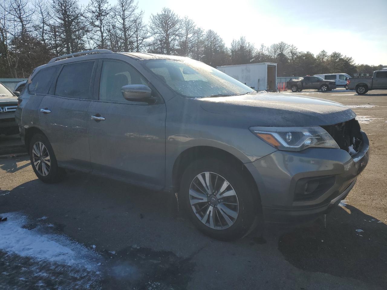 2018 Nissan Pathfinder VIN 5N1DR2MN0JC643484 Copart auction photo, rear end / minor dent/scratches damage thumbnail 4