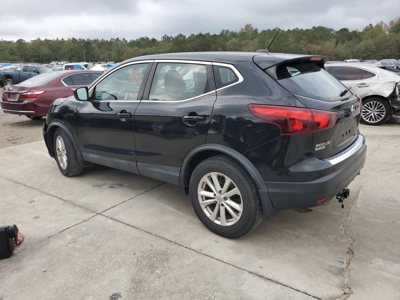 2017 Nissan Rogue VIN JN1BJ1CR5HW129966 Copart auction photo, front end damage thumbnail 2