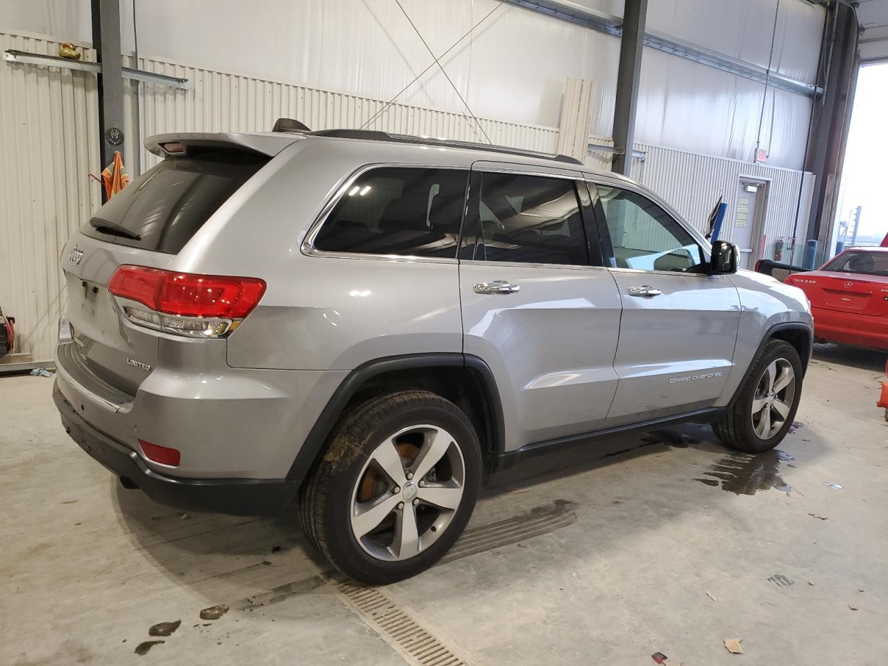 2015 Jeep Grand Cherokee VIN 1C4RJFBG4FC712729 Copart auction photo, front end damage thumbnail 3