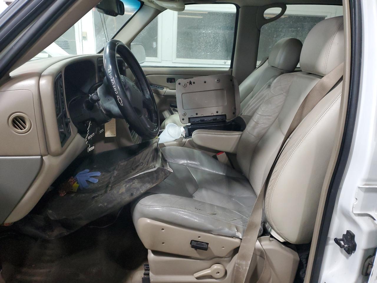 2003 Chevrolet Suburban VIN 3GNFK16Z73G145039 Copart auction photo, minor dent/scratches damage thumbnail 7