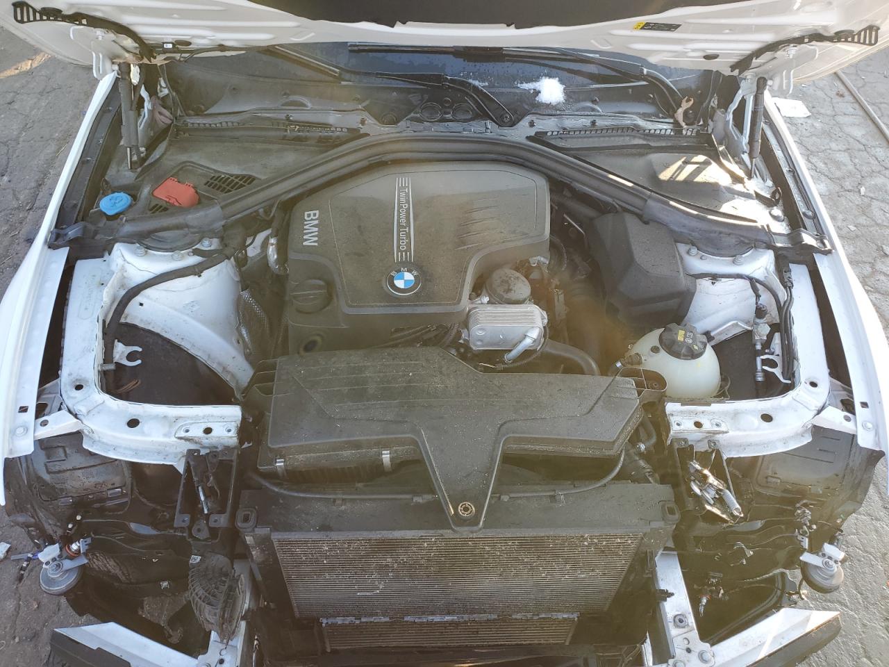 2017 BMW 3er VIN WBA8E1G33HNU16274 Copart auction photo, front end damage thumbnail 11
