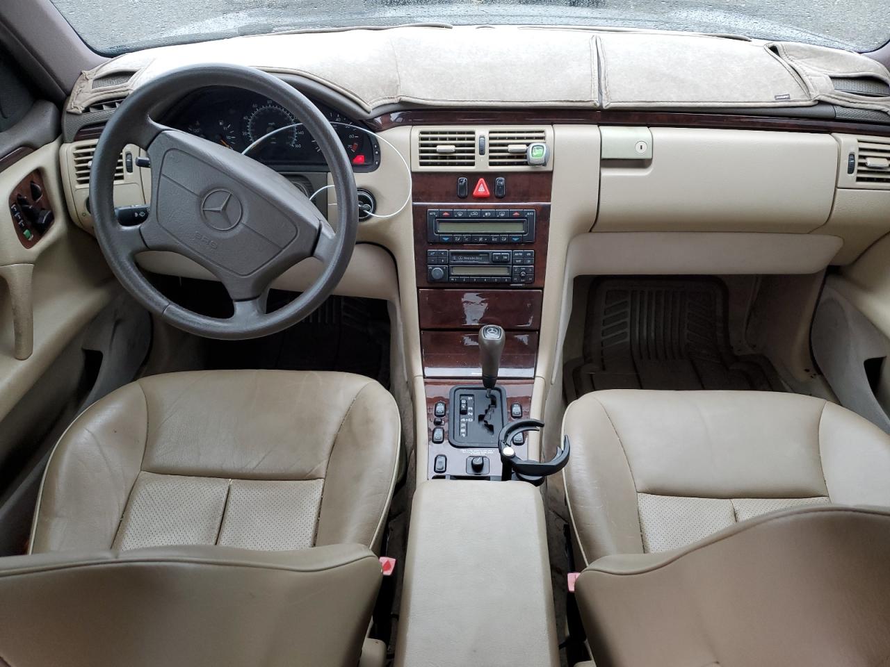 1997 Mercedes-Benz E-klasse VIN WDBJF55FXVJ027722 Copart auction photo, front end damage thumbnail 8
