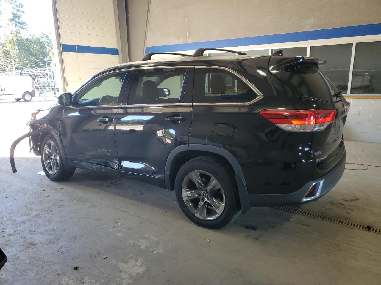 2019 Toyota Highlander VIN 5TDDZRFH0KS938153 Copart auction photo, side / undercarriage damage thumbnail 2