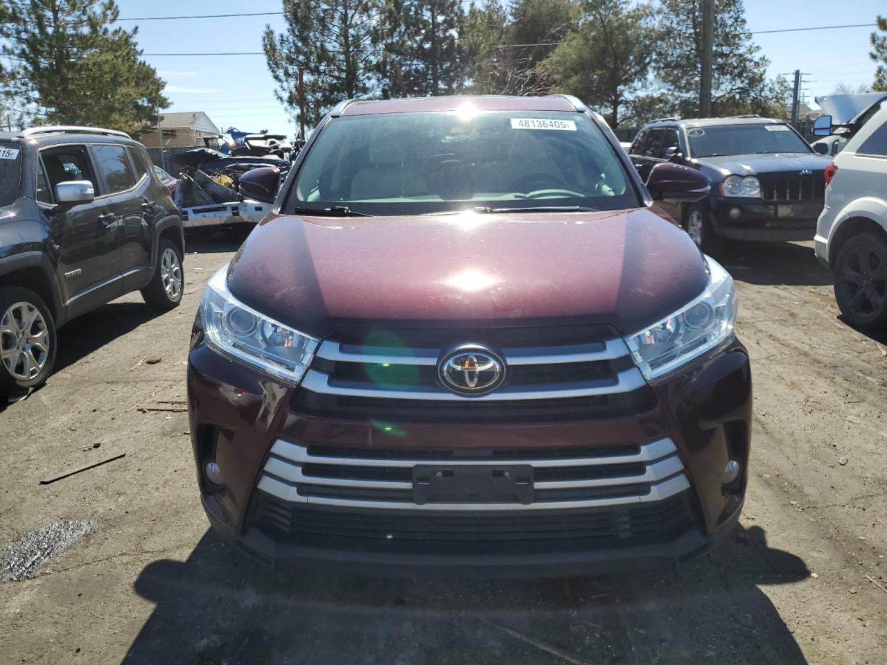 2019 Toyota Highlander VIN 5TDJZRFHXKS735130 Copart auction photo, side / front end damage thumbnail 5