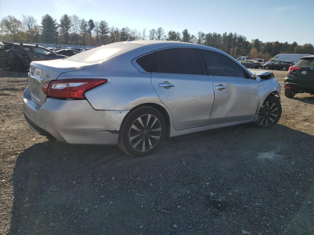 2017 Nissan Altima VIN 1N4AL3AP1HC108099 Copart auction photo, front end / side damage thumbnail 3