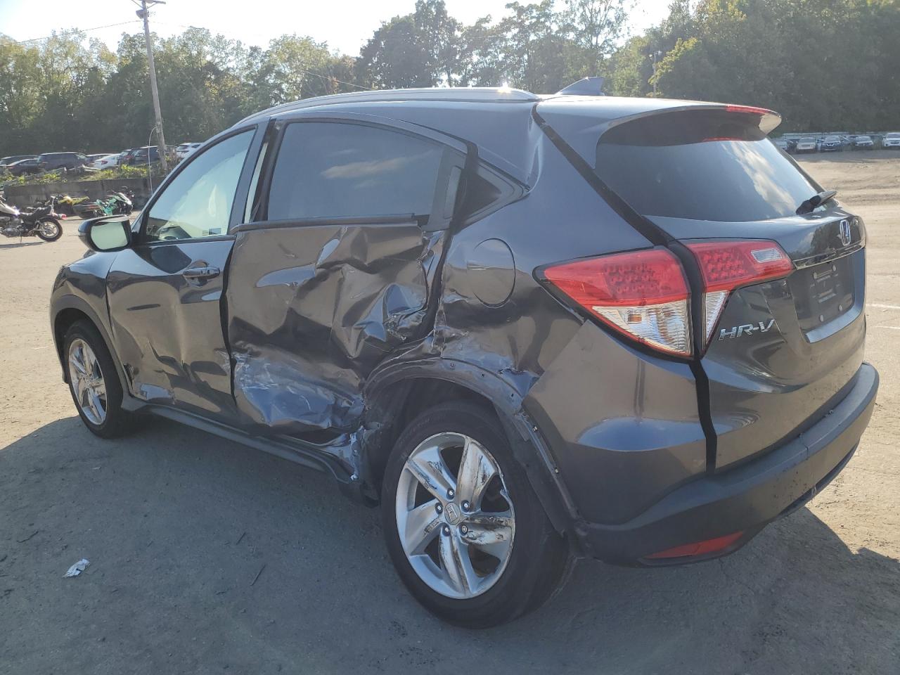 2019 Honda HR-V VIN 3CZRU6H51KM721548 Copart auction photo, side / rear end damage thumbnail 2