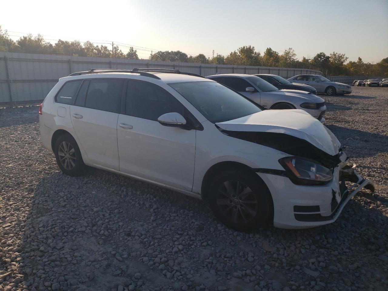 2016 Volkswagen Golf VIN 3VWC17AU7GM506224 Copart auction photo, front end / side damage thumbnail 4