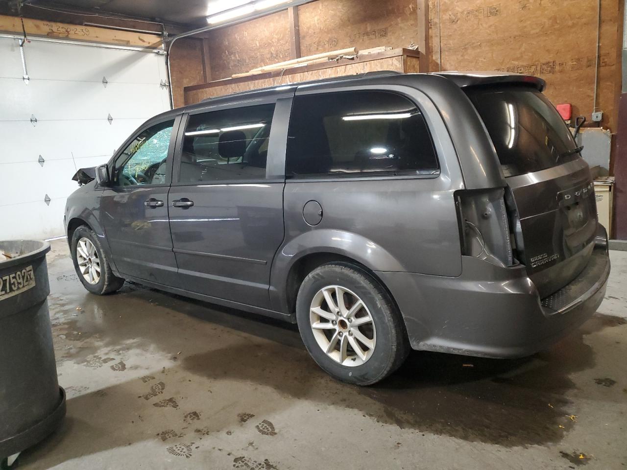 2015 Dodge Caravan VIN 2C4RDGCG6FR556437 Copart auction photo, front end / rear end damage thumbnail 2