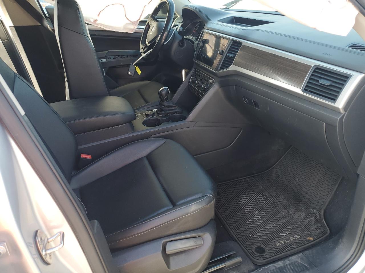 2018 Volkswagen Atlas VIN 1V2LR2CA3JC590843 Copart auction photo, side / front end damage thumbnail 7