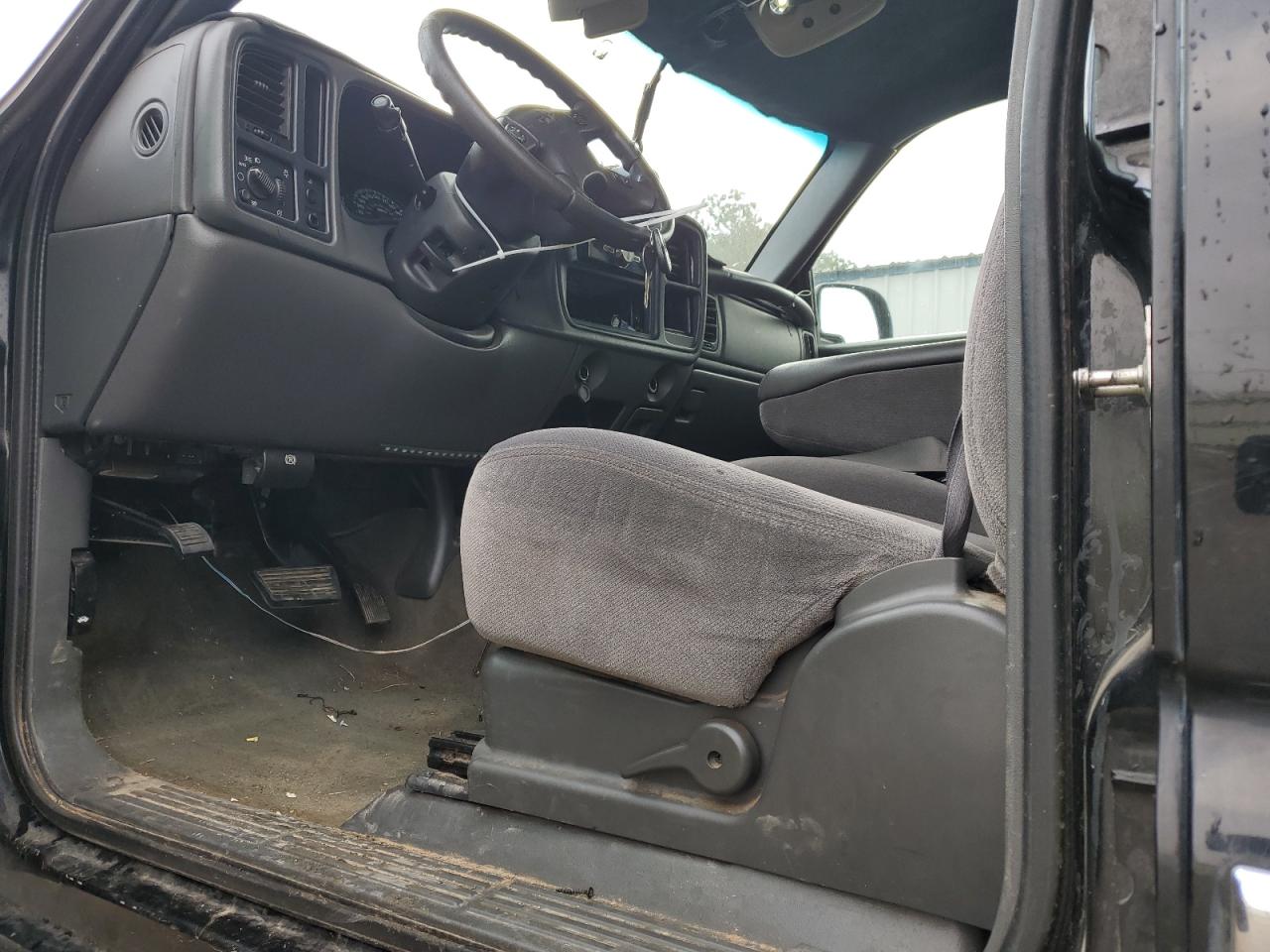2006 GMC Sierra VIN 2GTEC13Z561304807 Copart auction photo, front end damage thumbnail 7
