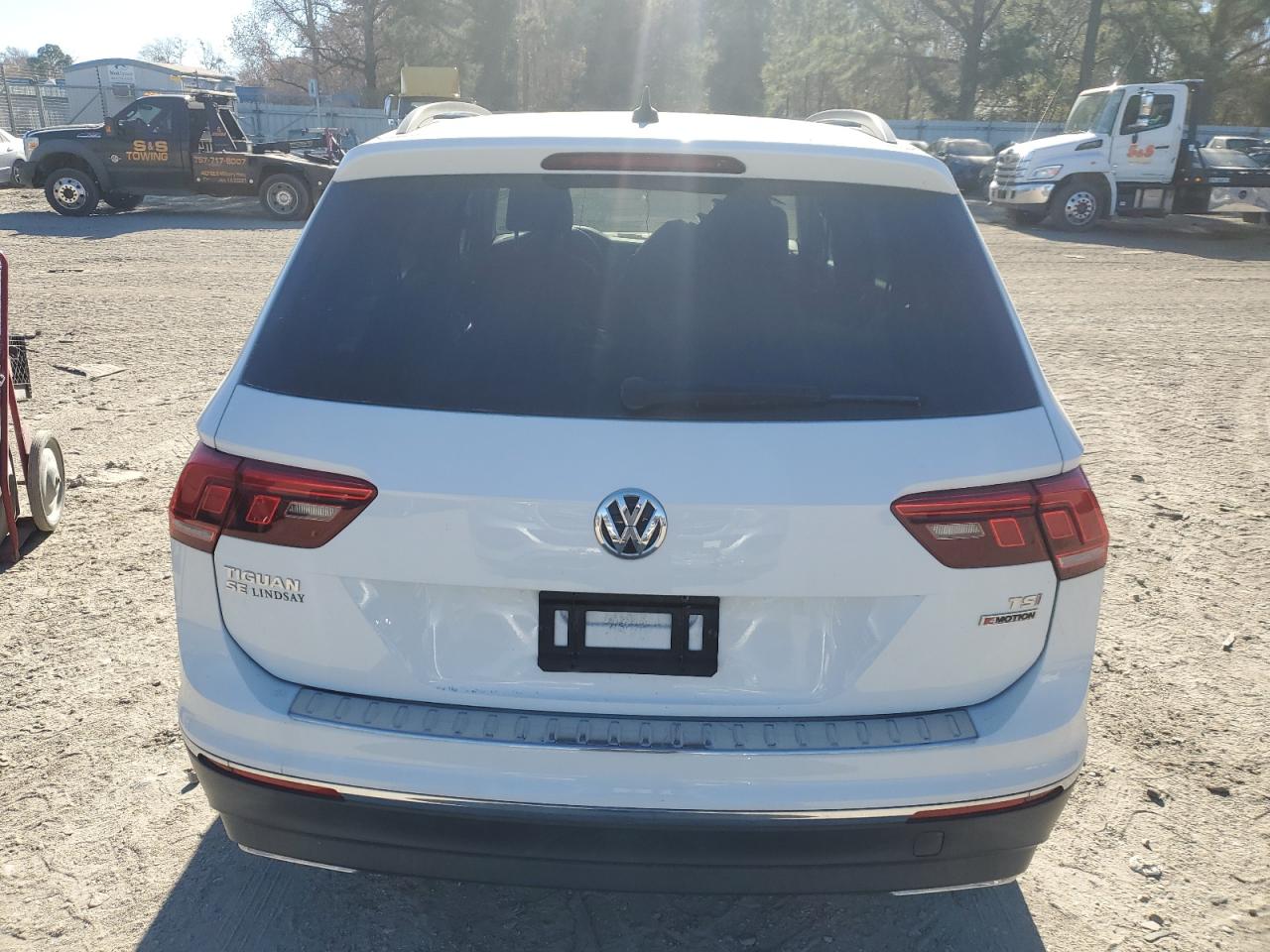 2018 Volkswagen Tiguan VIN 3VV2B7AX4JM089630 Copart auction photo, front end / minor dent/scratches damage thumbnail 6
