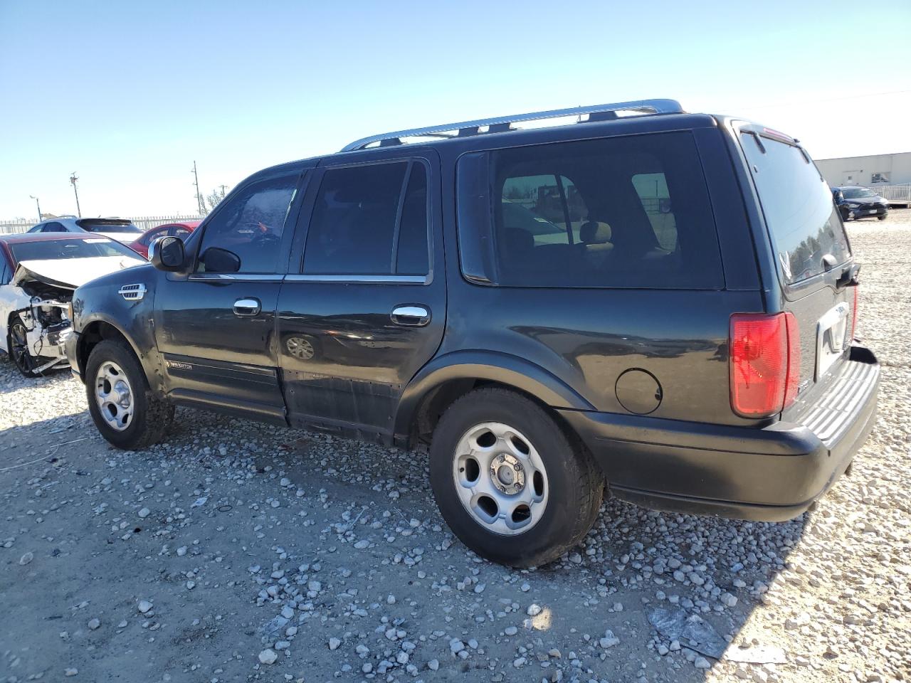 2002 Lincoln Navigator VIN 5LMEU27R22LJ10245 Copart auction photo, all over / minor dent/scratches damage thumbnail 2
