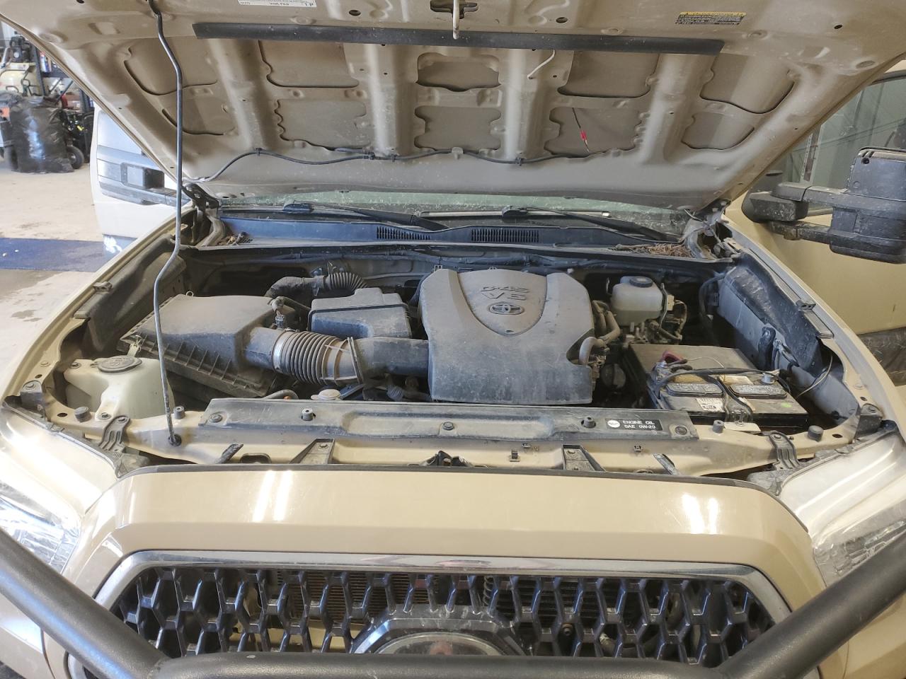 2018 Toyota Tacoma VIN 3TMCZ5AN4JM179572 Copart auction photo, all over damage thumbnail 11