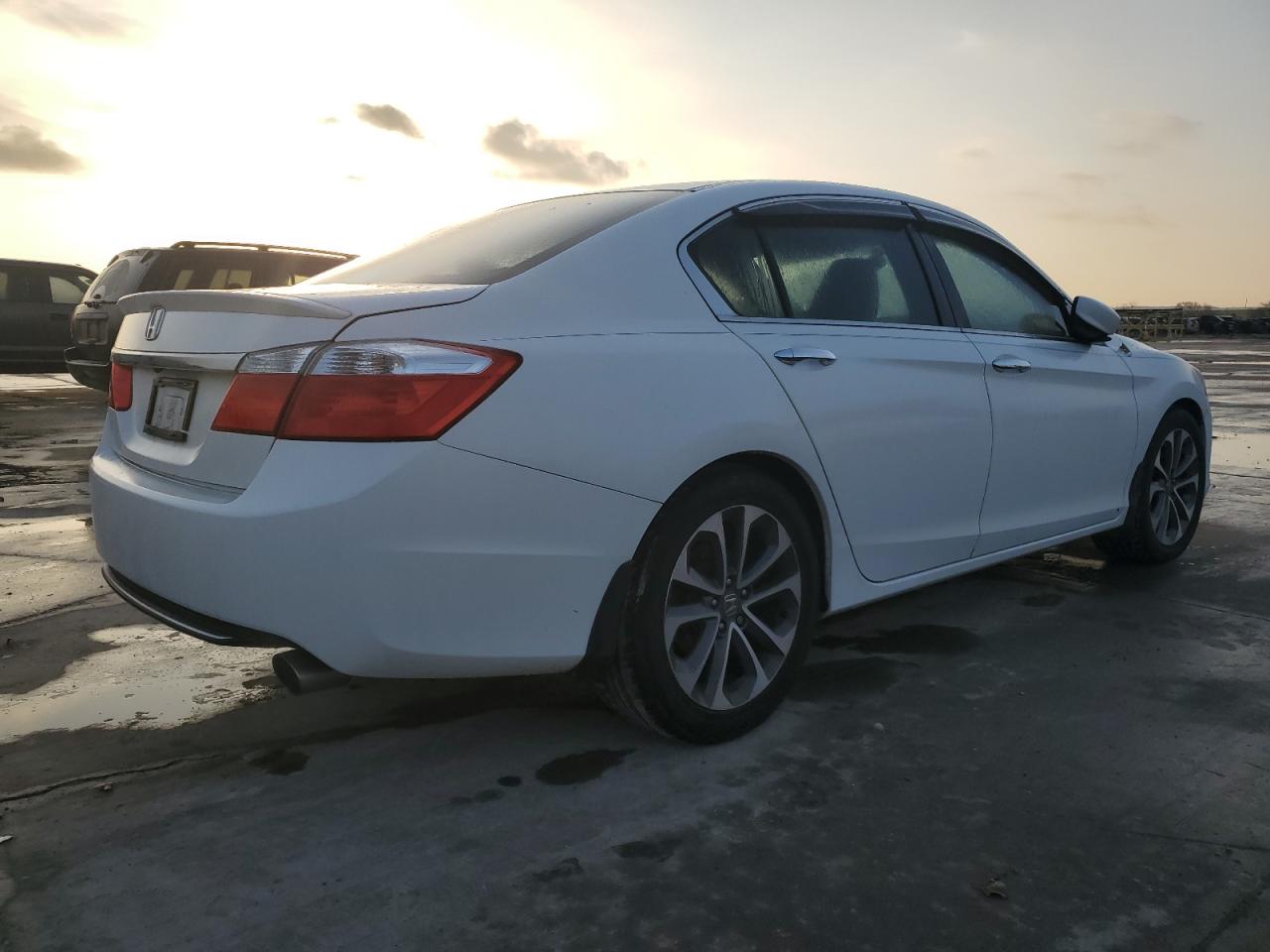 2015 Honda Accord VIN 1HGCR2F57FA124790 Copart auction photo, rear end damage thumbnail 3
