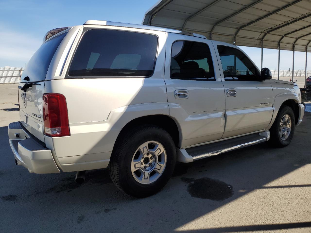 2005 Cadillac Escalade VIN 1GYEC63N25R273154 Copart auction photo, stripped damage thumbnail 3