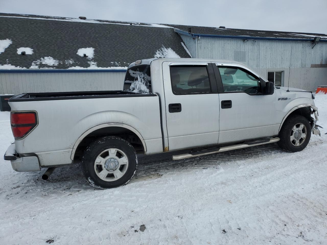 2011 Ford F-150 VIN 1FTFW1CF0BKD52257 Copart auction photo, front end / minor dent/scratches damage thumbnail 3