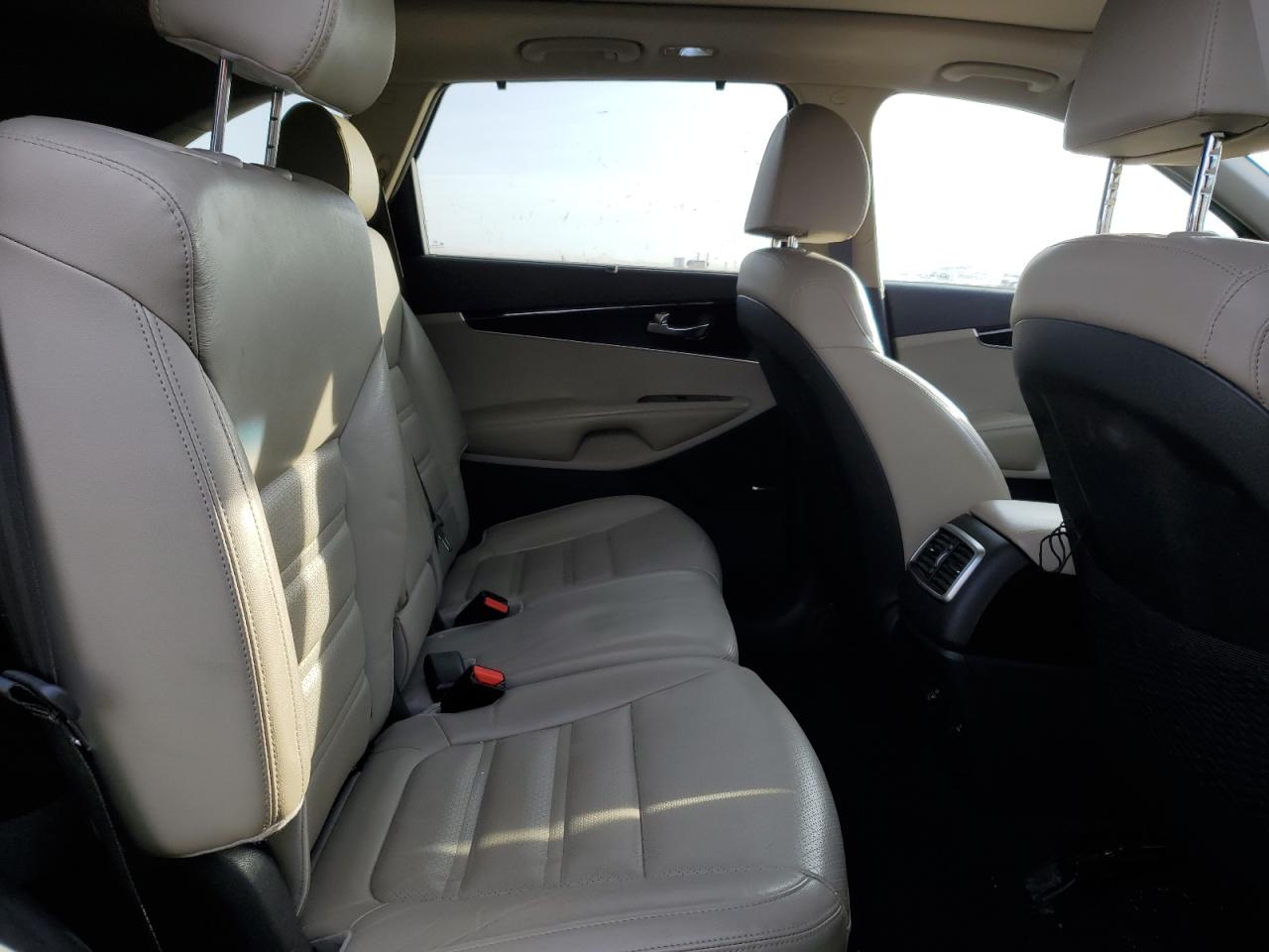 2019 KIA Sorento VIN 5XYPHDA52KG445622 Copart auction photo, front end damage thumbnail 11