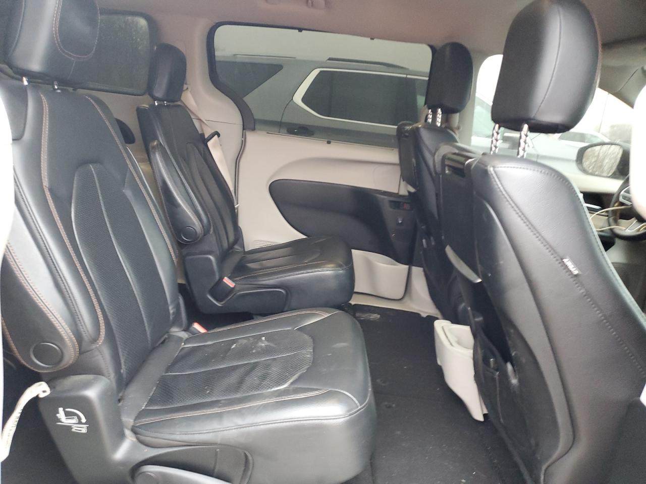 2017 Chrysler Pacifica VIN 2C4RC1EG1HR757064 Copart auction photo, front end / minor dent/scratches damage thumbnail 11