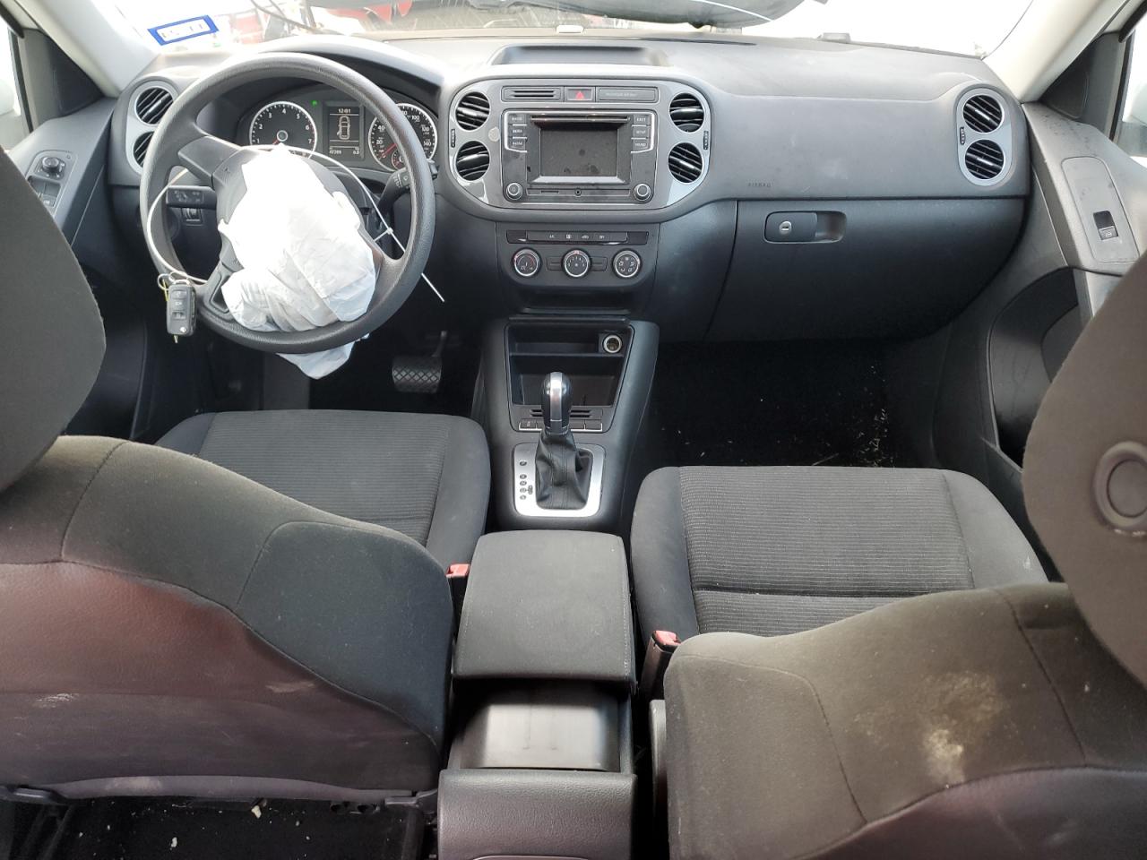 2017 Volkswagen Tiguan VIN WVGAV7AX4HK051619 Copart auction photo, front end damage thumbnail 8