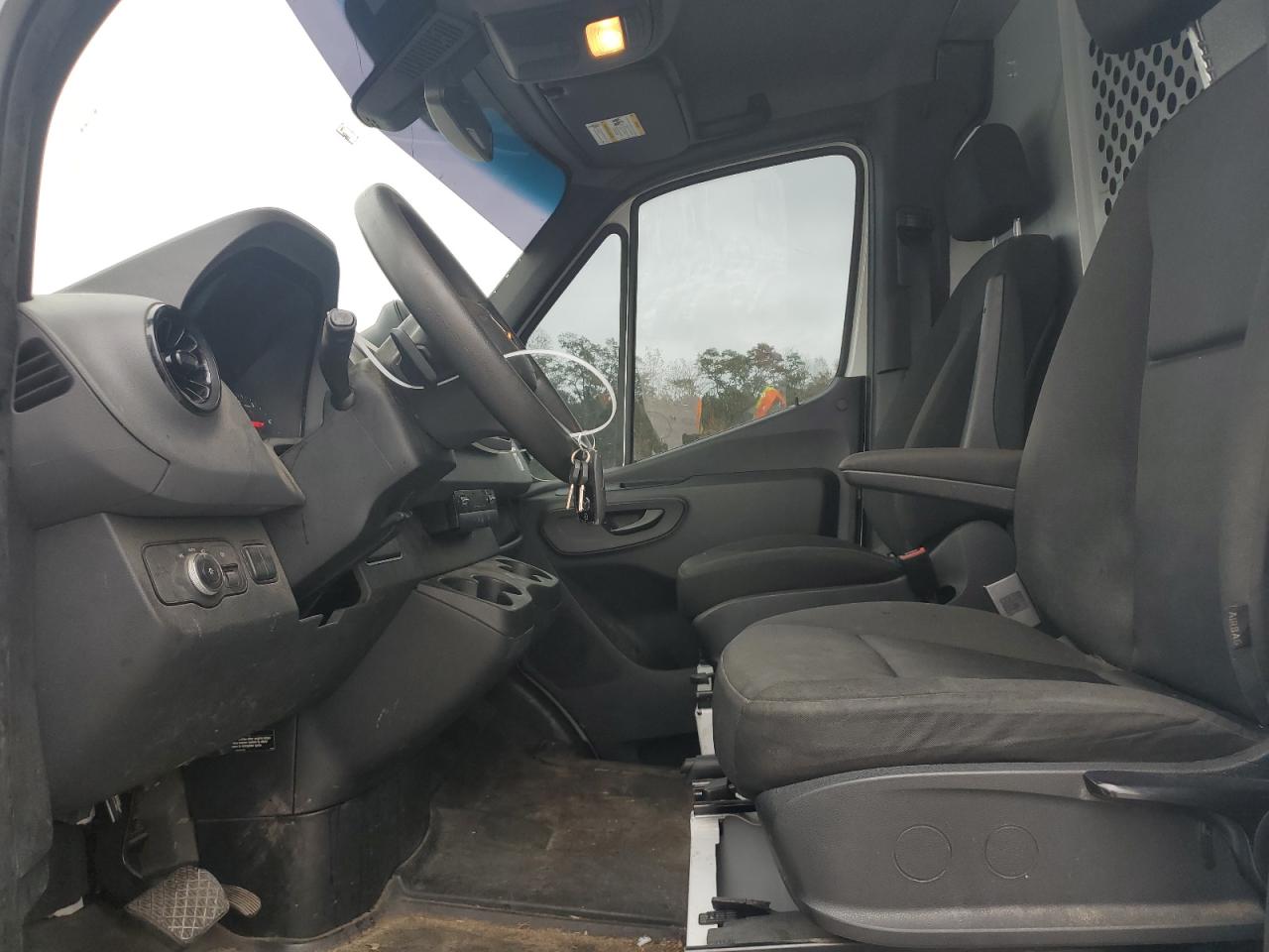 2019 Mercedes-Benz Sprinter VIN WD4PF0CD5KP157129 Copart auction photo, side / front end damage thumbnail 7