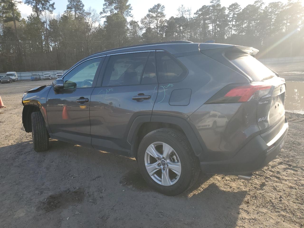 2020 Toyota RAV 4 VIN 2T3W1RFV5LW076621 Copart auction photo, front end damage thumbnail 2