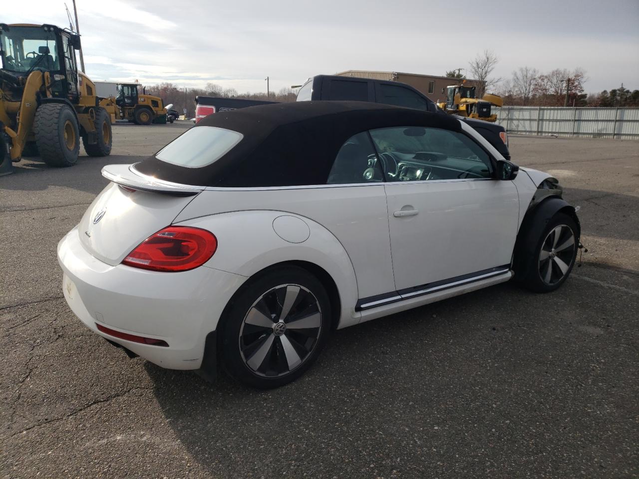 2013 Volkswagen Beetle VIN 3VW7T7AT5DM827354 Copart auction photo, front end damage thumbnail 3