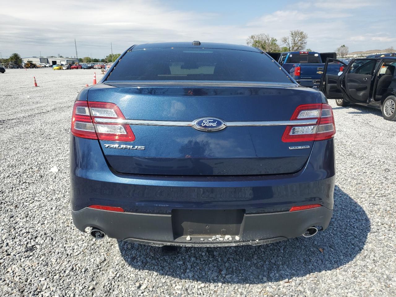 2016 Ford Taurus VIN 1FAHP2D86GG145044 Copart auction photo, side / front end damage thumbnail 6