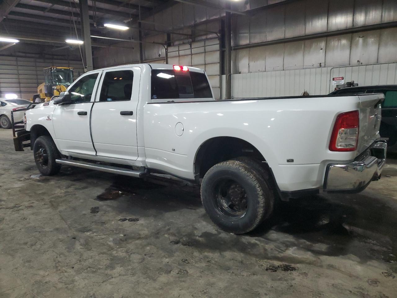 2019 RAM 3500 VIN 3C63RRGL4KG645912 Copart auction photo, front end / minor dent/scratches damage thumbnail 2