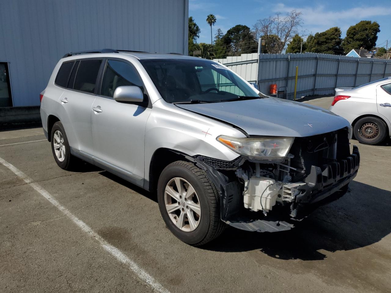2013 Toyota Highlander VIN 5TDZK3EH5DS116444 Copart auction photo, front end damage thumbnail 4