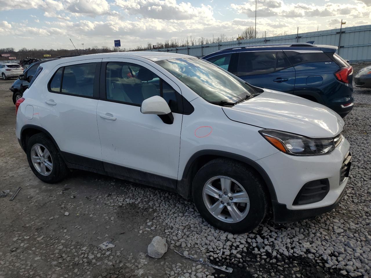 2020 Chevrolet Trax VIN 3GNCJKSB5LL215487 Copart auction photo, front end / side damage thumbnail 4