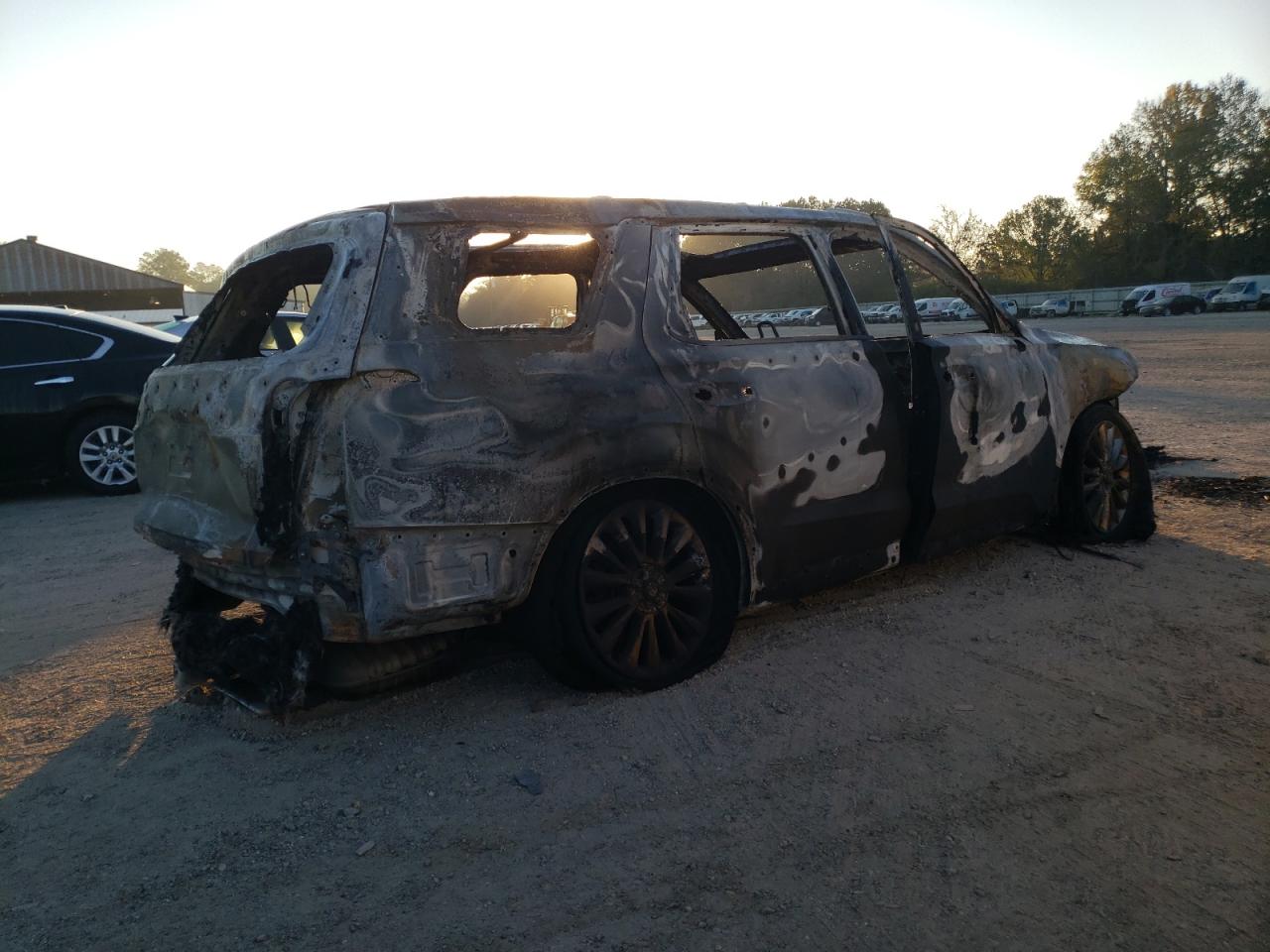 2020 Hyundai Palisade VIN KM8R54HE6LU137100 Copart auction photo, burn damage thumbnail 3